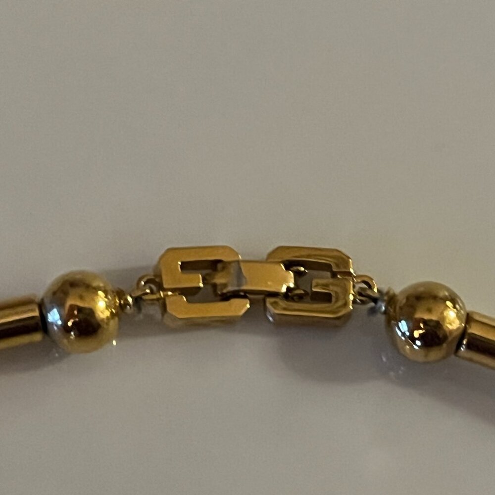 Givenchy Enamel G Vintage Necklace Gold Plated - Picture 8 of 10